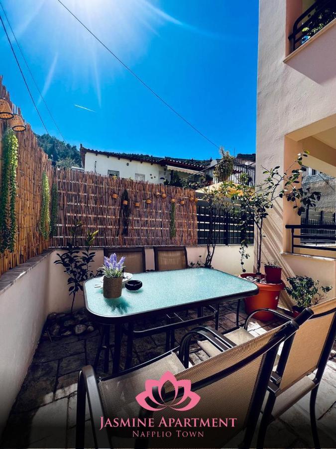 Jasmine Apartment - Nafplio Town Екстер'єр фото